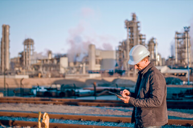 Faut-il investir dans l’action du groupe pétrolier Exxon qui lance une offre sur Pionner Natural Ressources pour se renforcer dans le bassin permien ?